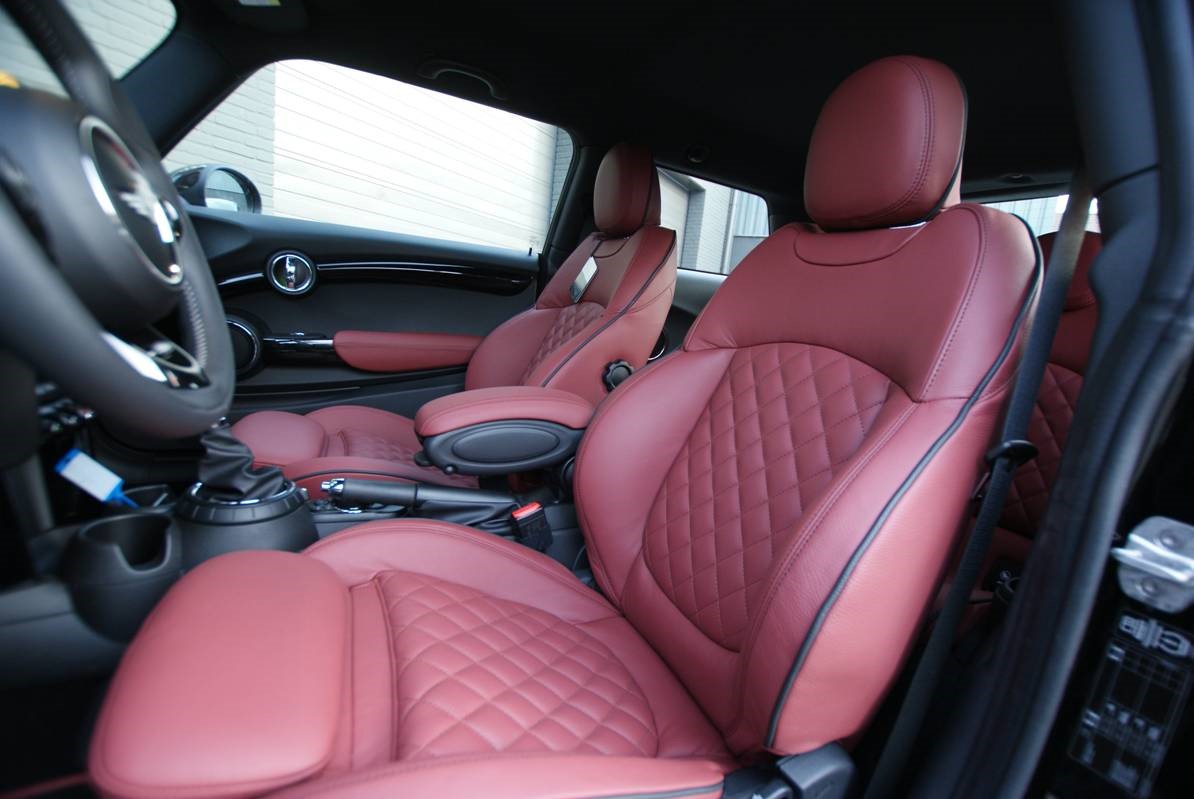 Mini Lounge Styll with Diamond Stitching.jpg