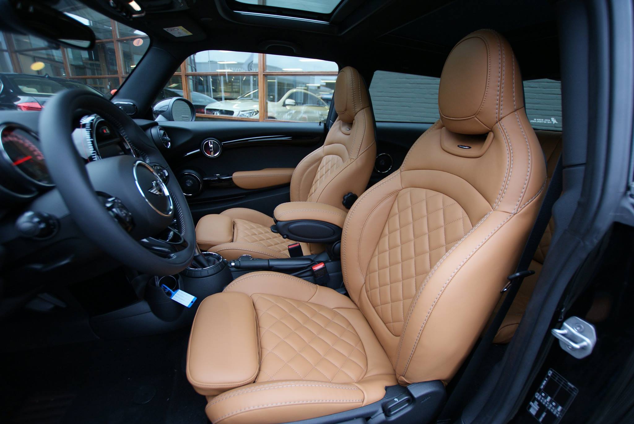 JWC Nappa Porsche Braun mit Diamondstitching.1.jpg