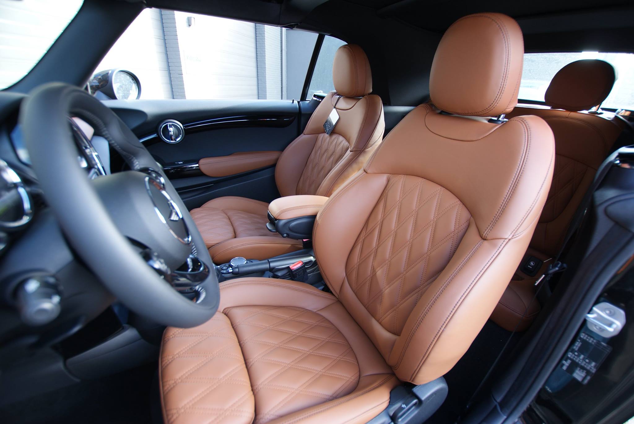 Chester styling Nappa Hellbraun with black stitching.1.jpg