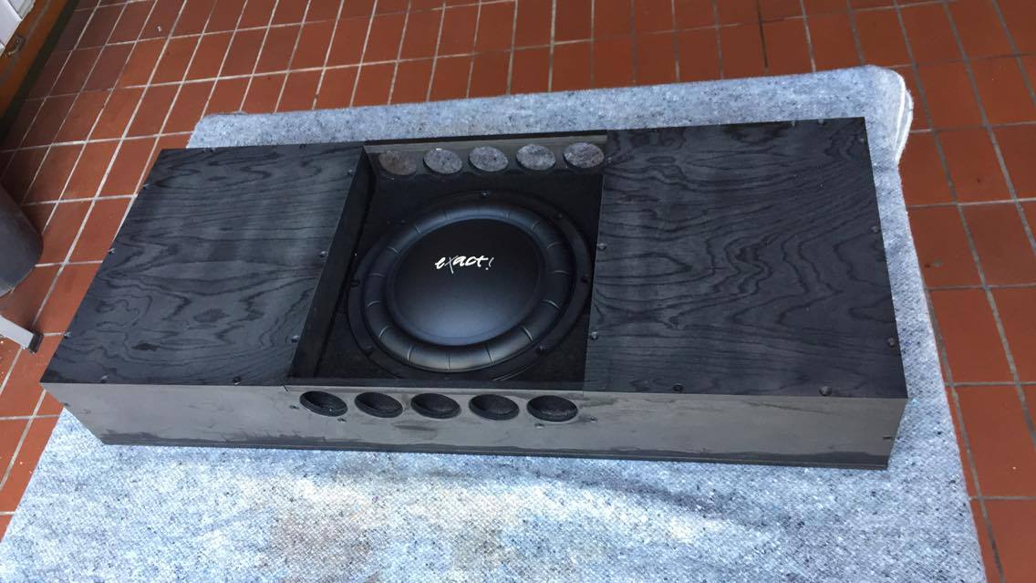 Exact Woofer passend in kofferbak F55 en F56.jpg