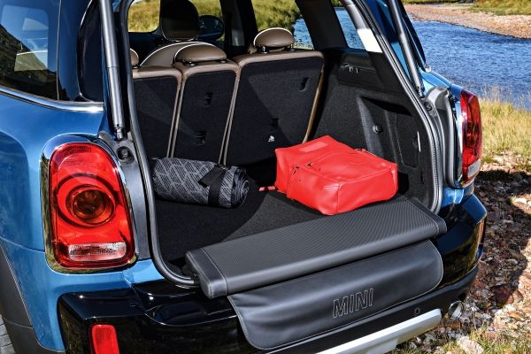 P90240592_lowRes_mini-cooper-s-countr.jpg