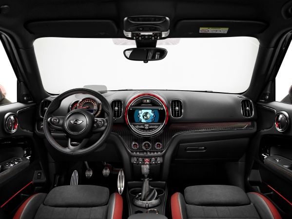 P90244735_lowRes_mini-john-cooper-wor.jpg