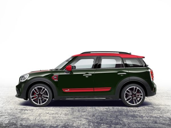 P90244746_lowRes_mini-john-cooper-wor.jpg