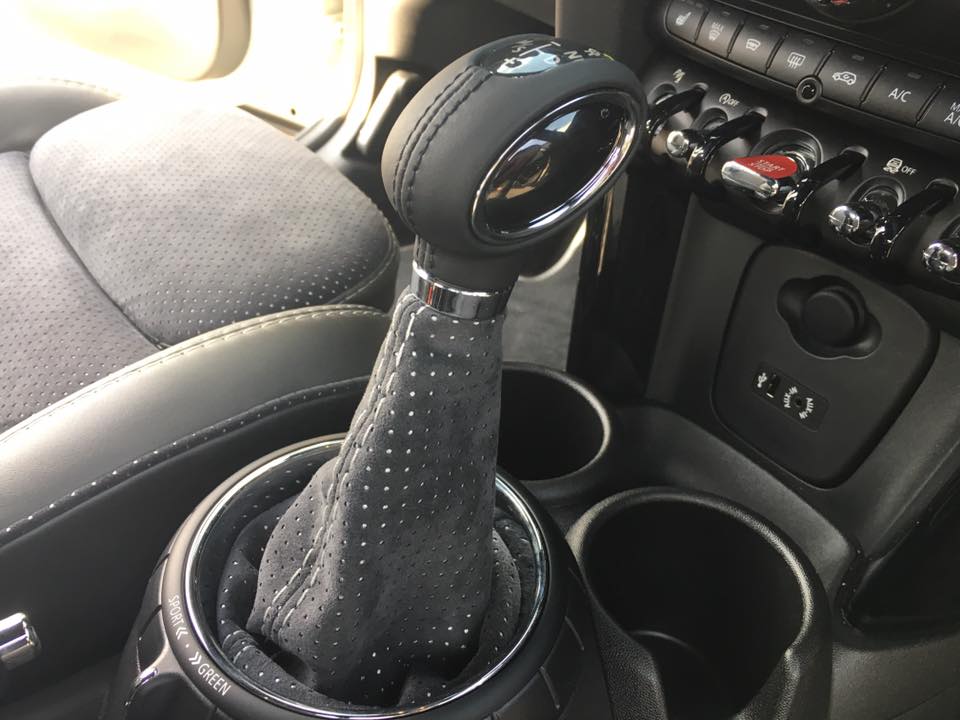 Nappa Titan in Kombi mit Alcantara Starlite perforiert 16.jpg