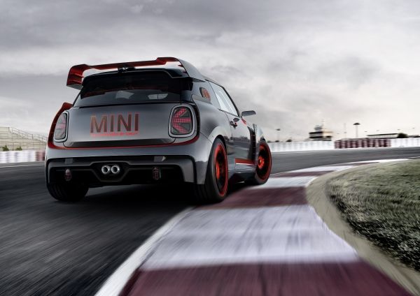 P90275446_lowRes_mini-john-cooper-wor.jpg
