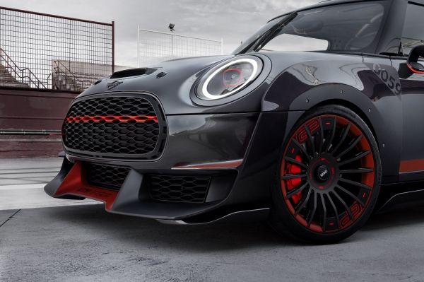 P90275448_lowRes_mini-john-cooper-wor.jpg