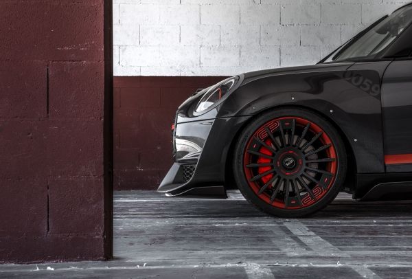 P90275450_lowRes_mini-john-cooper-wor.jpg
