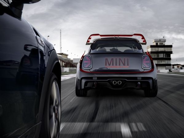 P90275453_lowRes_mini-john-cooper-wor.jpg