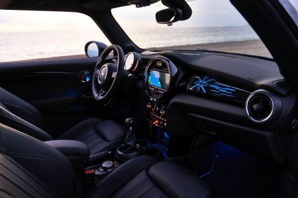 P90289513_lowRes_mini-cooper-s-3-door.jpg