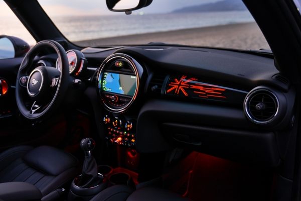 P90289514_lowRes_mini-cooper-s-3-door.jpg