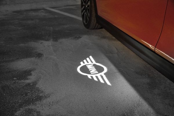 P90289516_lowRes_mini-logo-projection.jpg