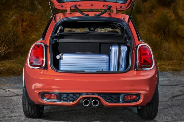 P90289518_lowRes_mini-cooper-s-3-door.jpg