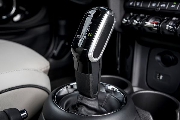 P90289667_lowRes_mini-gear-lever-auto.jpg