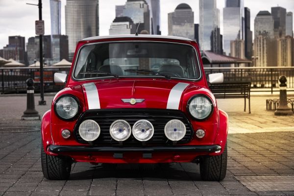P90298492_lowRes_classic-mini-electri.jpg