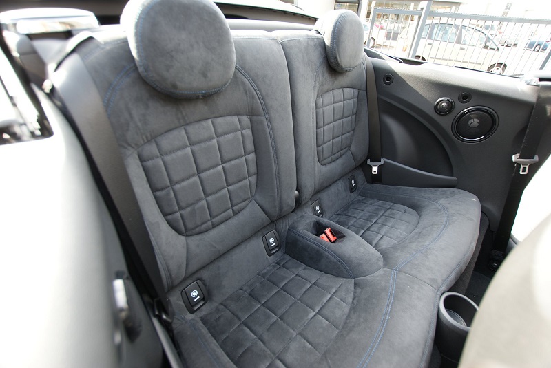 JCW in Alcantara look 4 - kopie.jpg
