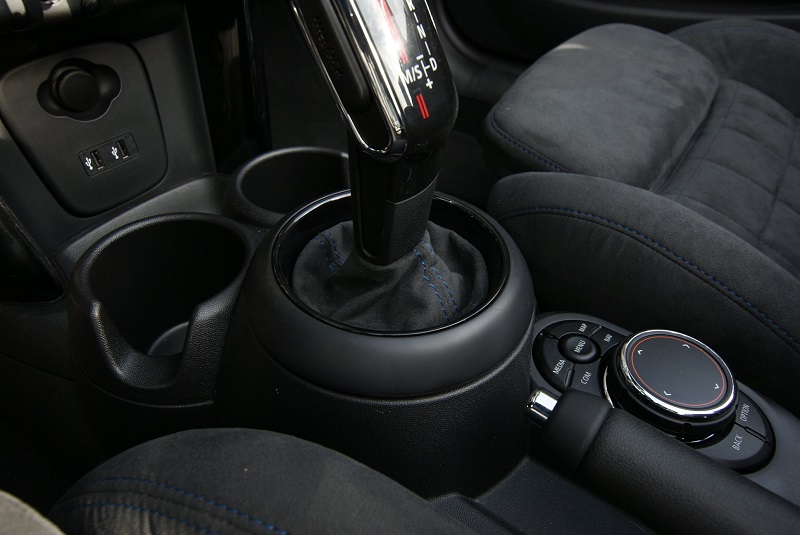 JCW in Alcantara look 10 - kopie.jpg
