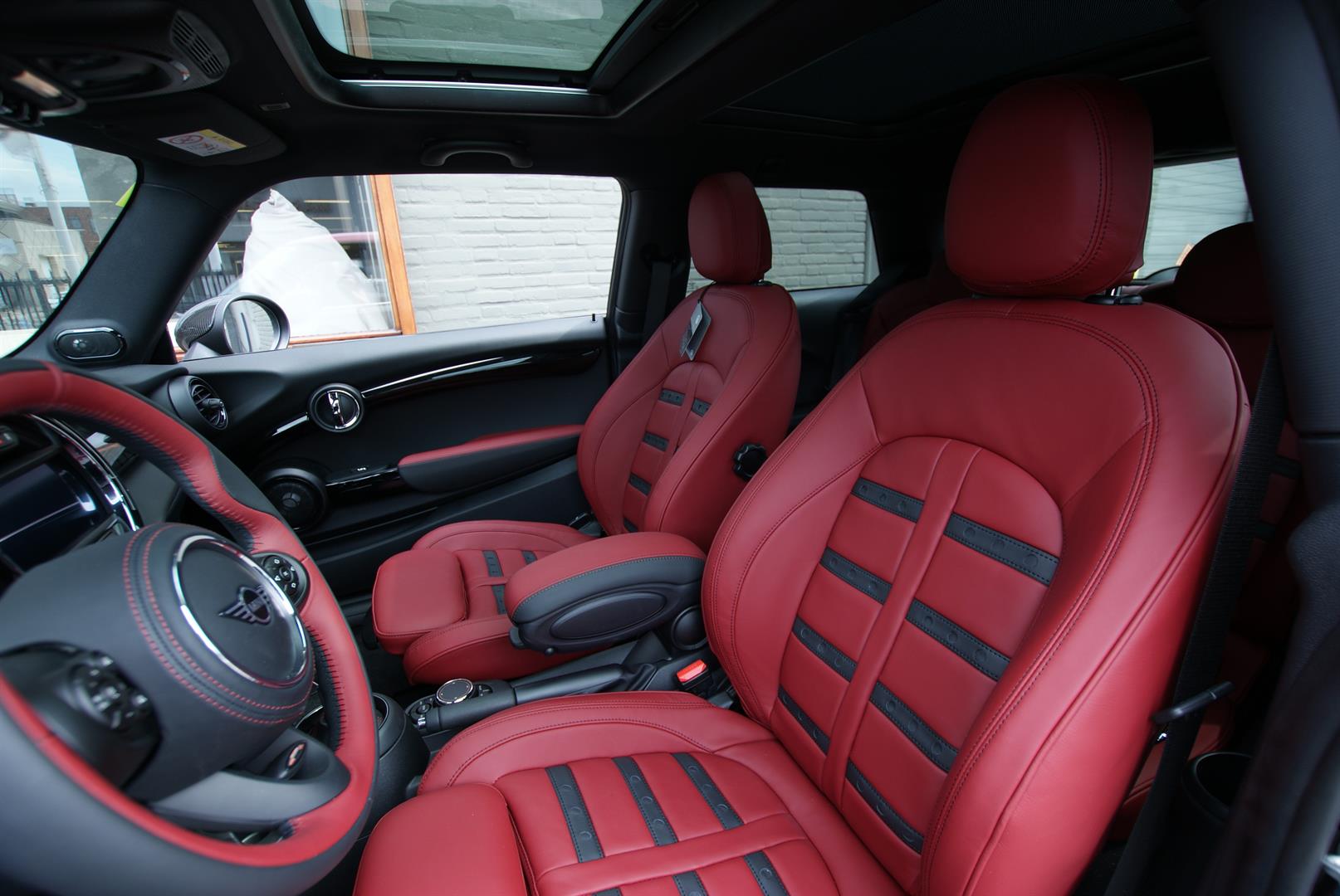 Daytona Edition in Leder Ferrarirot mit schwarzem Leder Band.1.jpg